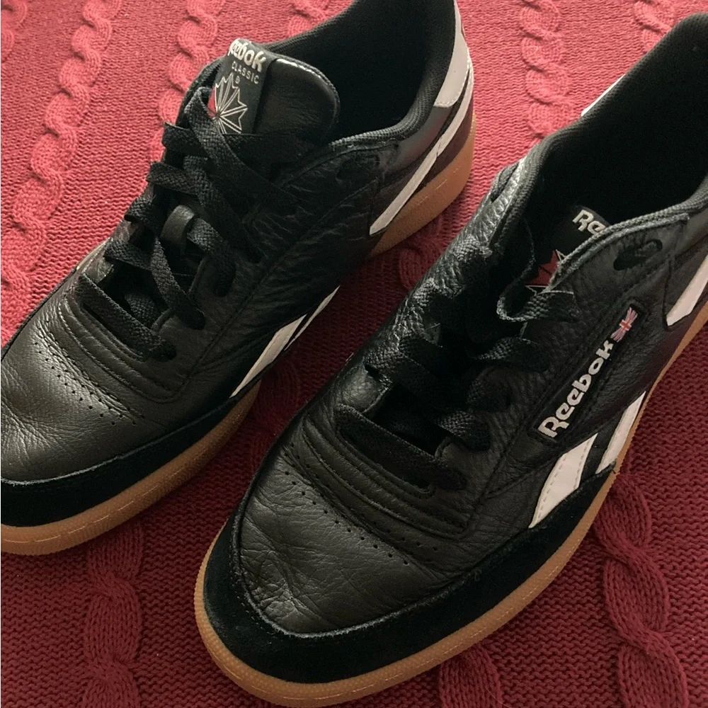 Reebok Classic Sneaker - Picture 1 of 8
